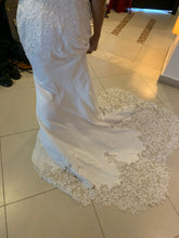 Load image into Gallery viewer, Brilliant Bridal Private Collection &#39;Taylor&#39;
