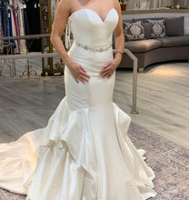 Load image into Gallery viewer, Allure Bridals &#39;9658&#39;

