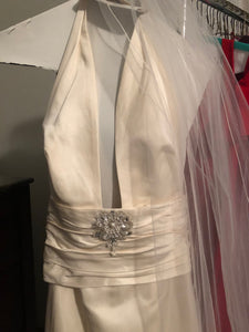 Custom 'Classic/Sexy' size 4 used wedding dress front view close up