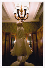 Load image into Gallery viewer, Vera Wang &#39;Strapless&#39; - Vera Wang - Nearly Newlywed Bridal Boutique - 1
