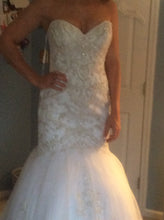 Load image into Gallery viewer, Casablanca &#39;2197&#39; size 8 new wedding dress front view on bride
