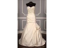 Load image into Gallery viewer, Kenneth Pool &#39;Emilia K434&#39; size 4 used wedding dress front view on mannequin
