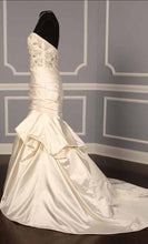 Load image into Gallery viewer, Kenneth Pool &#39;Emilia K434&#39; size 4 used wedding dress side view on mannequin
