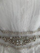 Load image into Gallery viewer, Cosmobella &#39;7385&#39; size 12 used wedding dress view of trim
