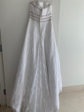 Load image into Gallery viewer, Cosmobe &#39;7385&#39; size 12 used wedding dress back view of trim
