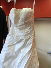 Load image into Gallery viewer, Alyne &#39;Alyne&#39; - Alyne - Nearly Newlywed Bridal Boutique - 4
