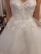 Load image into Gallery viewer, Monique Lhuillier &#39;1518&#39; size 0 used wedding dress front view close up on bride
