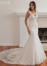 Load image into Gallery viewer, Custom Boutique &#39;290&#39; size 8 used wedding dress front view on model

