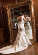 Load image into Gallery viewer, Rivini &#39;Beatrice&#39; size 6 used wedding dress back view on bride
