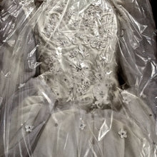 Load image into Gallery viewer, Frank Masandrea Diamond Collection Gown - unknown - Nearly Newlywed Bridal Boutique - 2
