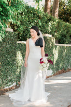 Load image into Gallery viewer, Vera Wang &#39;Micaela&#39; size 0 used wedding dress front view on bride
