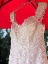 Load image into Gallery viewer, Essense of Australia &#39;D1617DM&#39; size 6 new wedding dress front view close up
