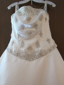 Kirstie Kelly 'Sleeping Beauty' size 8 new wedding dress front view on hanger