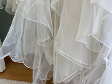 Load image into Gallery viewer, David&#39;s Bridal &#39;Organza Mermaid Dress with Ruffles WG3832&#39;
