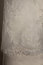 Load image into Gallery viewer, Alita Graham &#39;Oaly&#39; size 4 sample wedding dress view of material
