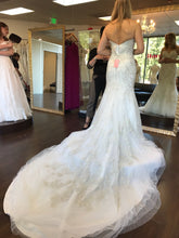 Load image into Gallery viewer, Allure Bridals &#39;348&#39;
