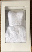 Load image into Gallery viewer, Oleg Cassini &#39;Strapless Lace Trumpet&#39; size 6 used wedding dress in box
