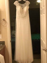Load image into Gallery viewer, Alfred Angelo&#39; 8555&#39; size 14 new wedding dress front view on hanger
