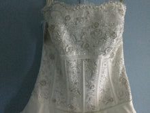Load image into Gallery viewer, Forever Yours &#39;47133&#39; size 4 sample wedding dress front view of bodice
