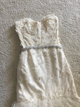 Load image into Gallery viewer, Monique Lhuillier &#39;Aspen&#39; size 2 used wedding dress front view close up
