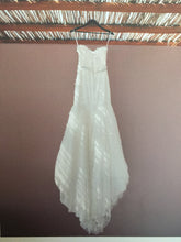 Load image into Gallery viewer, Monique Lhuillier &#39;Aspen&#39; size 2 used wedding dress back view on hanger

