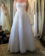 Load image into Gallery viewer, Judd Waddell &#39;Dusty&#39; size 6 sample wedding dress front view on bride
