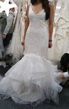Load image into Gallery viewer, Monique Lhuillier &#39;Teagan&#39; - Monique Lhuillier - Nearly Newlywed Bridal Boutique - 3
