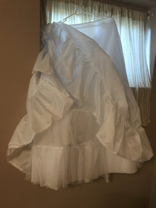 Alfred Angelo 'Pearl' size 6 new wedding dress view of hem