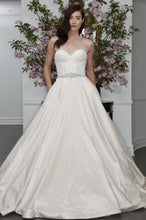 Load image into Gallery viewer, Romona Keveza &#39;Legend L6109&#39; size 2 used wedding dress front view on model
