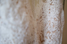 Load image into Gallery viewer, Jacquelin Exclusive &#39;19018&#39; size 14 used wedding dress view of fabric
