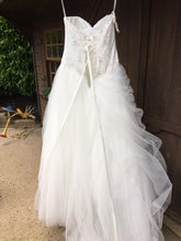 Load image into Gallery viewer, Stella York &#39;Strapless&#39; - Stella york - Nearly Newlywed Bridal Boutique - 3
