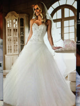 Load image into Gallery viewer, Stella York &#39;Strapless&#39; - Stella york - Nearly Newlywed Bridal Boutique - 4
