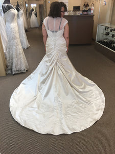 Sophia Tolli 'Lysa' size 12 used wedding dress back view on bride