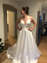 Load image into Gallery viewer, Allure Bridals &#39;9570&#39;
