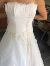 Load image into Gallery viewer, Ines Di Santo &#39;Embroidered Tulle&#39; size 2 used wedding dress front view on hanger
