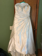 Load image into Gallery viewer, Bonny Bridal &#39;Ivory&#39; size 22 used wedding dress front view on hanger

