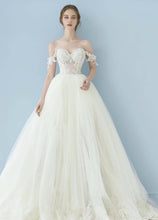 Load image into Gallery viewer, Galia Lahav &#39;Cinderella&#39; size 0 used wedding dress front view on model
