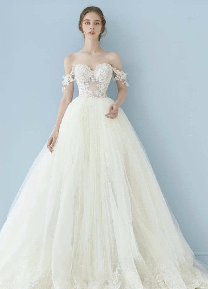 Galia Lahav 'Cinderella' size 0 used wedding dress front view on model