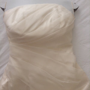 Palazzo 'Classic' size 6 used wedding dress front view of body of dress