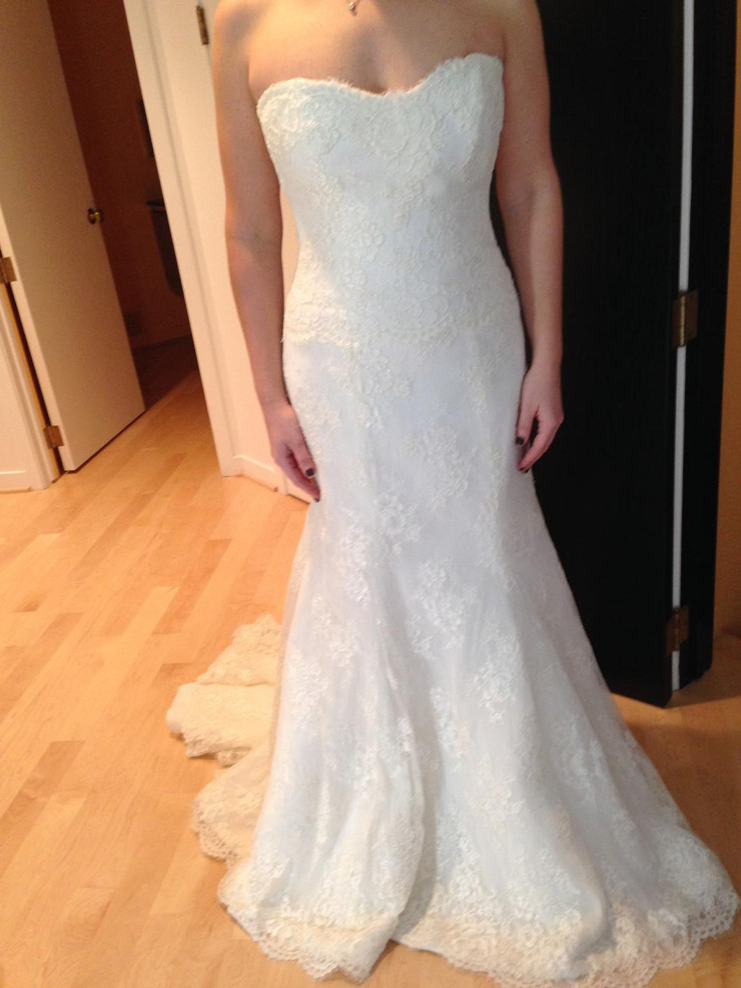 Monique Lhuillier '1304' size 10 sample wedding dress front view on bride