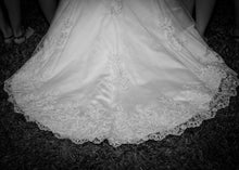 Load image into Gallery viewer, Venus &#39;8038&#39; - Venus - Nearly Newlywed Bridal Boutique - 6

