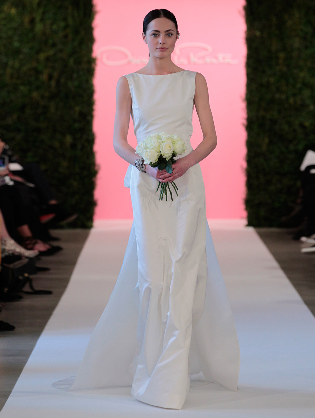 Oscar de la Renta 'Constance' size 6 used wedding dress front view on model