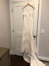 Load image into Gallery viewer, BHLDN &#39;Emblem&#39; size 4 new wedding dress back view on hanger
