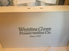 Load image into Gallery viewer, Rena Koh &#39;0226&#39; size 6 used wedding dress in box

