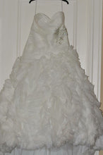 Load image into Gallery viewer, Allure Bridals &#39;Sweetheart&#39; size 18 used wedding dress front view on hanger
