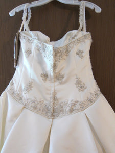 Kirstie Kelly 'Sleeping Beauty' size 8 new wedding dress back view on hanger