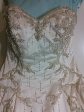 Load image into Gallery viewer, Lazaro &#39;Lovelle&#39; - Lazaro - Nearly Newlywed Bridal Boutique - 2
