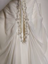 Load image into Gallery viewer, Mori Lee &#39;Julietta&#39; - Mori Lee - Nearly Newlywed Bridal Boutique - 4

