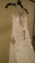 Load image into Gallery viewer, Maggie Sottero &#39;Billie&#39; - Maggie Sottero - Nearly Newlywed Bridal Boutique - 1
