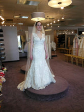 Load image into Gallery viewer, Allure Bridals &#39;9104&#39;
